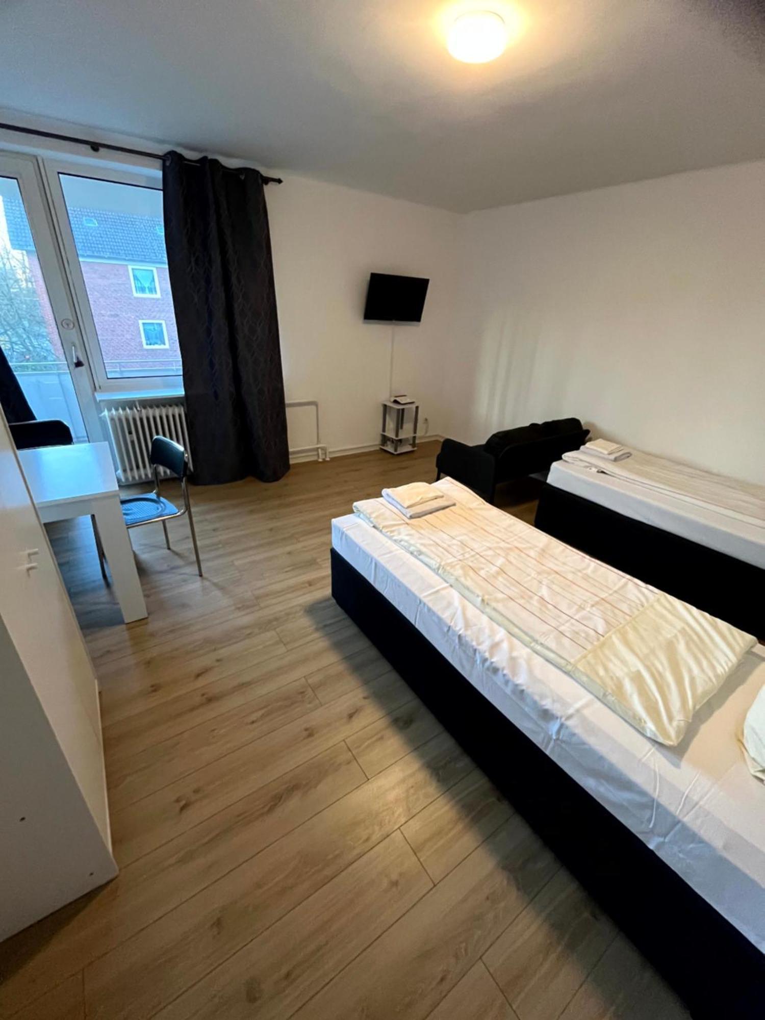 3-Zimmer Monteurwohnung Mit Balkon Neumuenster Exterior photo