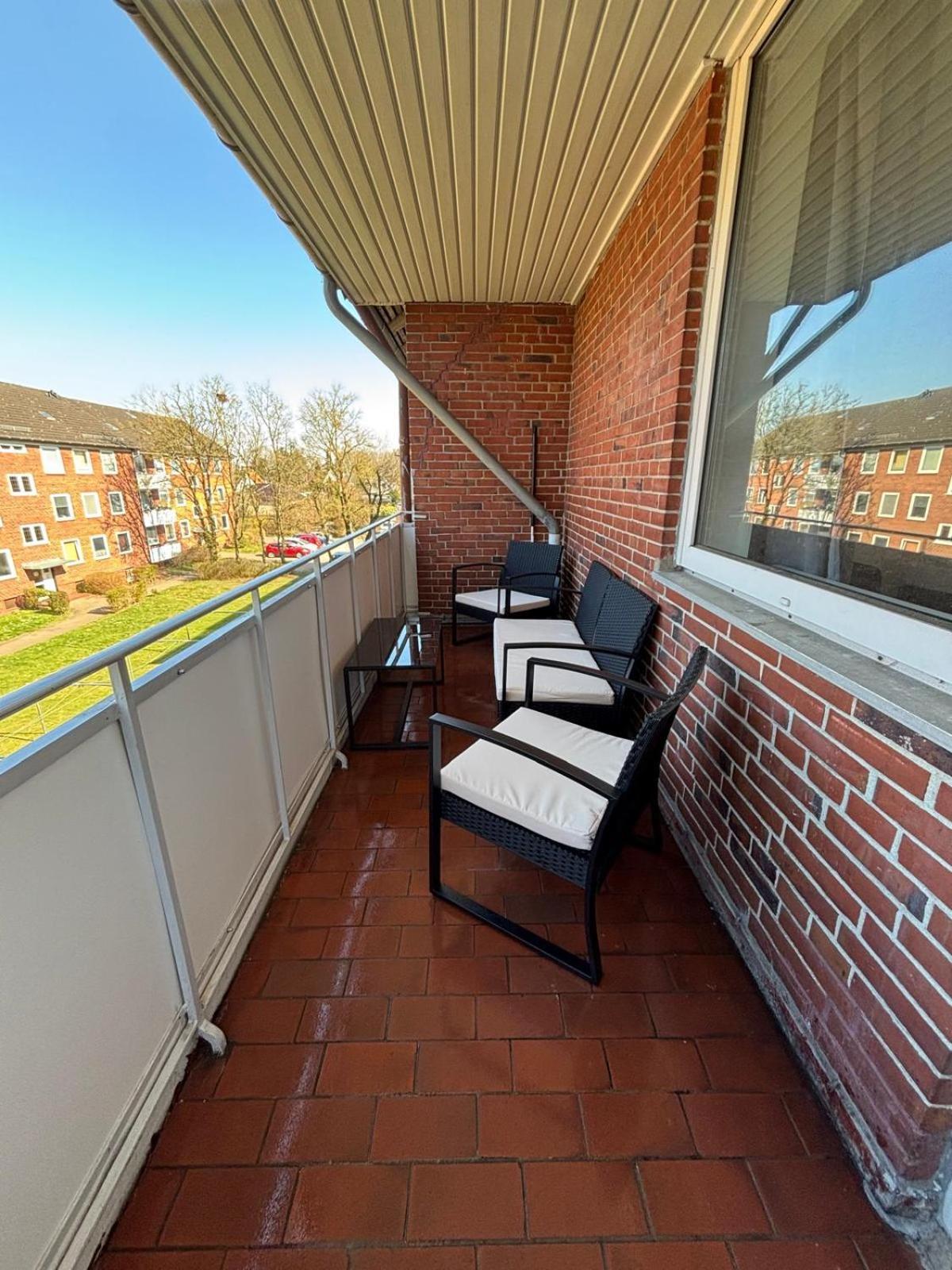 3-Zimmer Monteurwohnung Mit Balkon Neumuenster Exterior photo